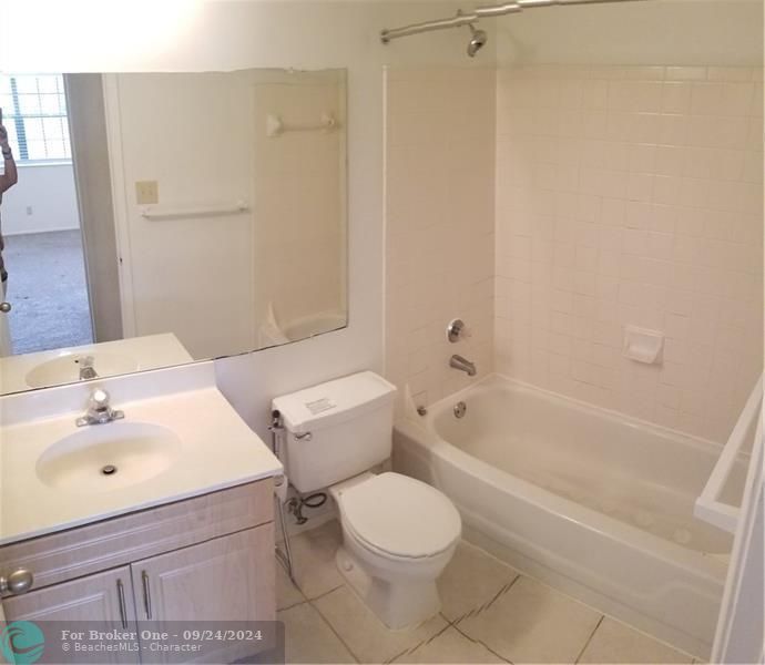 For Rent: $2,400 (3 beds, 2 baths, 1305 Square Feet)