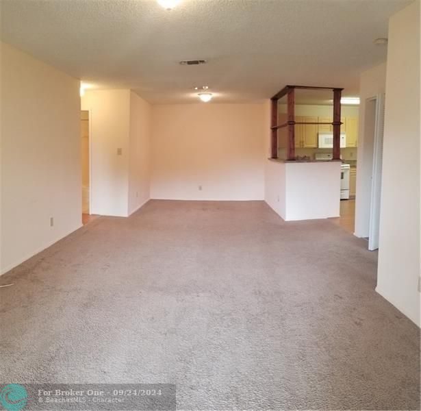 For Rent: $2,400 (3 beds, 2 baths, 1305 Square Feet)