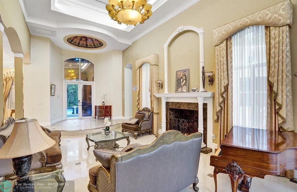 For Sale: $2,500,000 (5 beds, 5 baths, 4251 Square Feet)