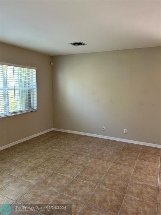 For Rent: $3,800 (4 beds, 2 baths, 2100 Square Feet)