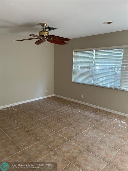 For Rent: $3,800 (4 beds, 2 baths, 2100 Square Feet)