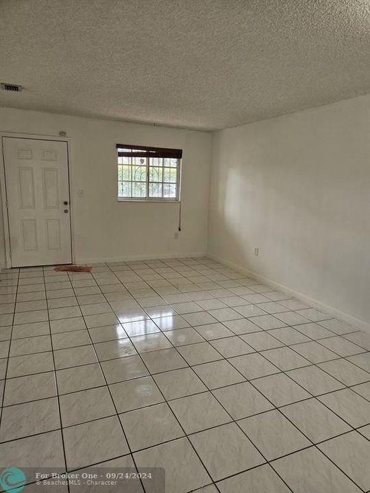 For Rent: $2,300 (2 beds, 2 baths, 1100 Square Feet)