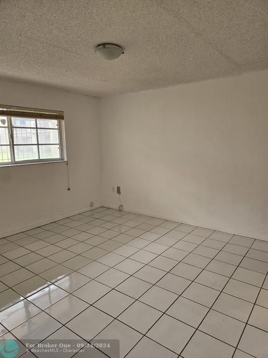 For Rent: $2,300 (2 beds, 2 baths, 1100 Square Feet)