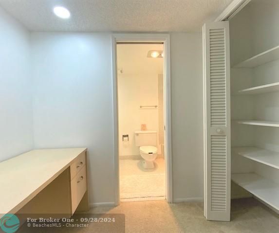 For Rent: $1,750 (1 beds, 1 baths, 1130 Square Feet)