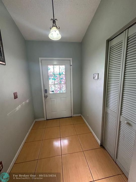 For Rent: $2,800 (3 beds, 2 baths, 1203 Square Feet)