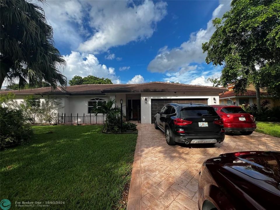 For Sale: $849,000 (3 beds, 2 baths, 1960 Square Feet)