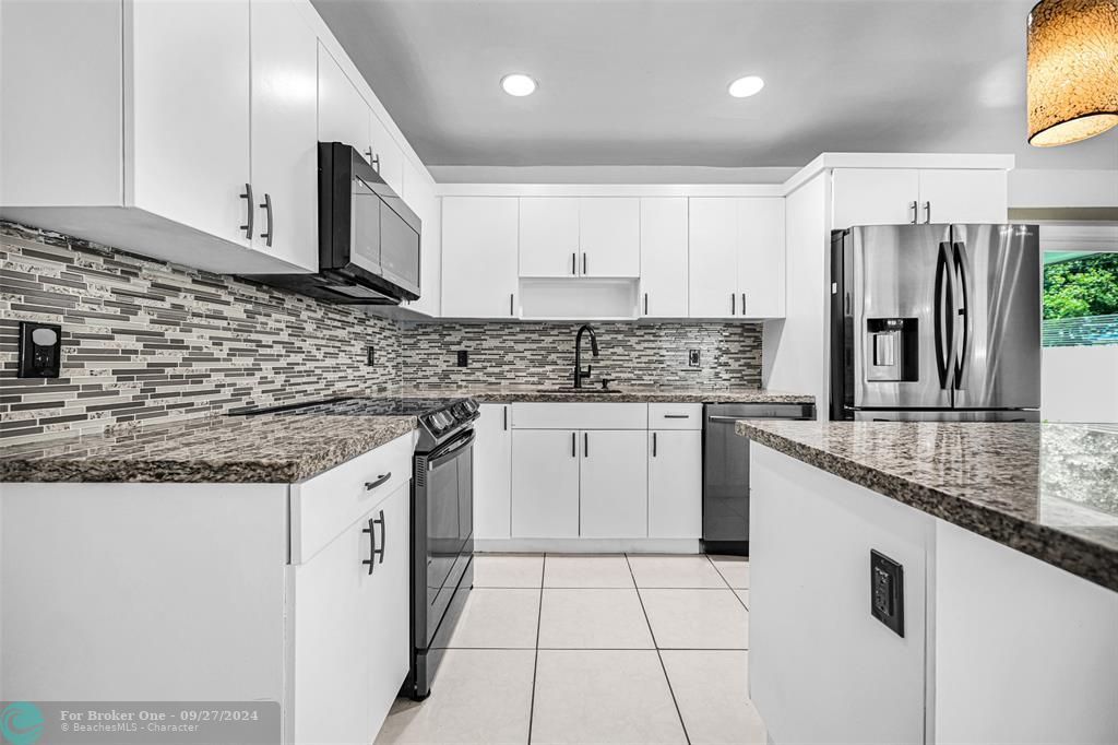 For Sale: $599,700 (4 beds, 2 baths, 1794 Square Feet)