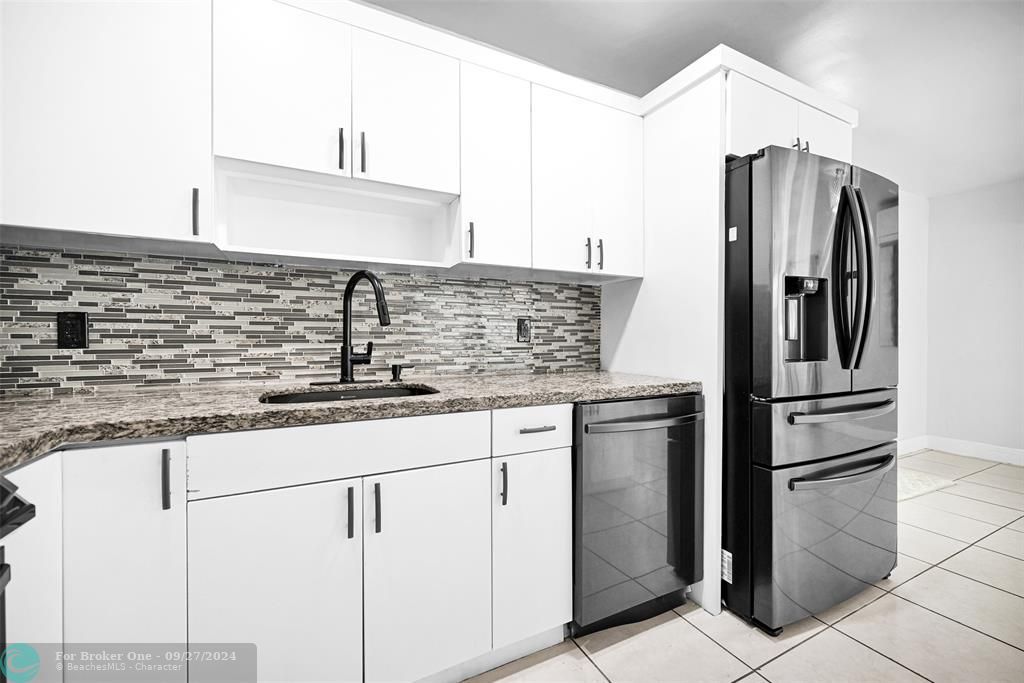 For Sale: $599,700 (4 beds, 2 baths, 1794 Square Feet)