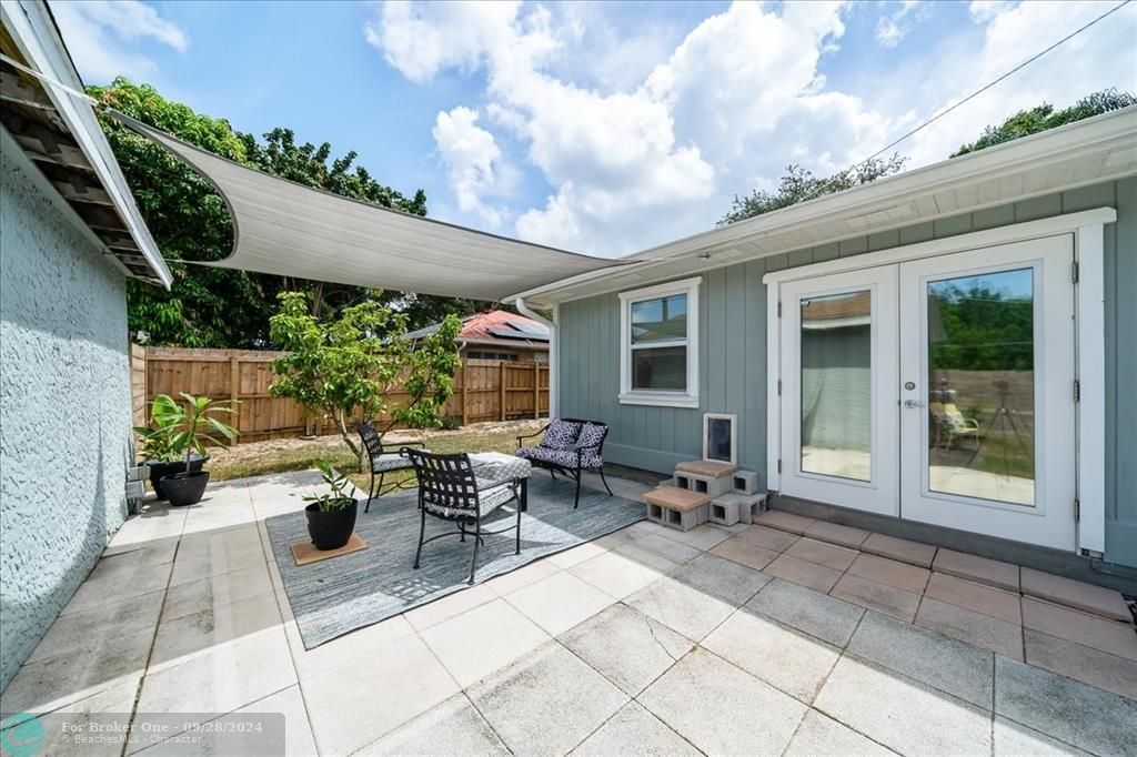 For Sale: $384,000 (4 beds, 2 baths, 1954 Square Feet)