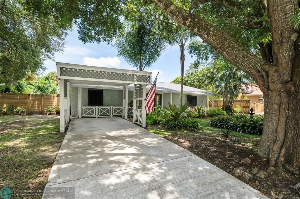 For Sale: $384,000 (4 beds, 2 baths, 1954 Square Feet)