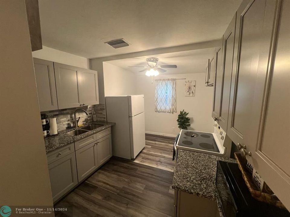 For Sale: $2,100 (2 beds, 1 baths, 1782 Square Feet)