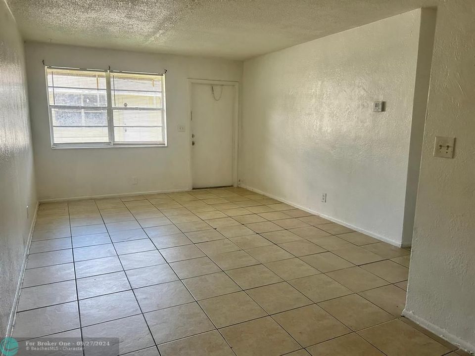 Active With Contract: $1,790 (2 beds, 1 baths, 3050 Square Feet)