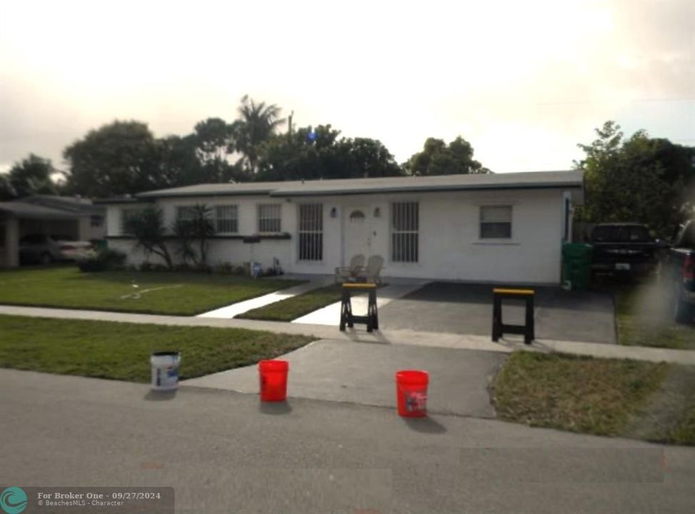 For Sale: $389,900 (3 beds, 2 baths, 1371 Square Feet)