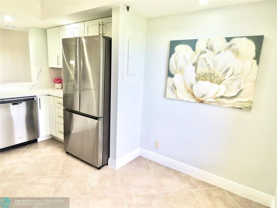 For Rent: $2,600 (2 beds, 2 baths, 1340 Square Feet)