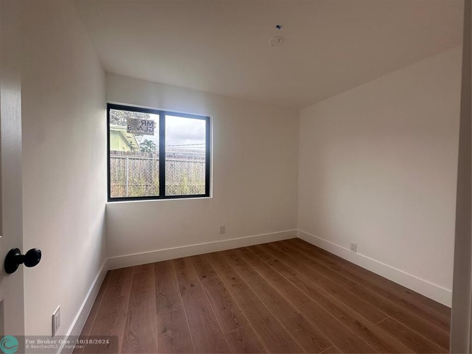 For Sale: $2,100 (2 beds, 1 baths, 1551 Square Feet)