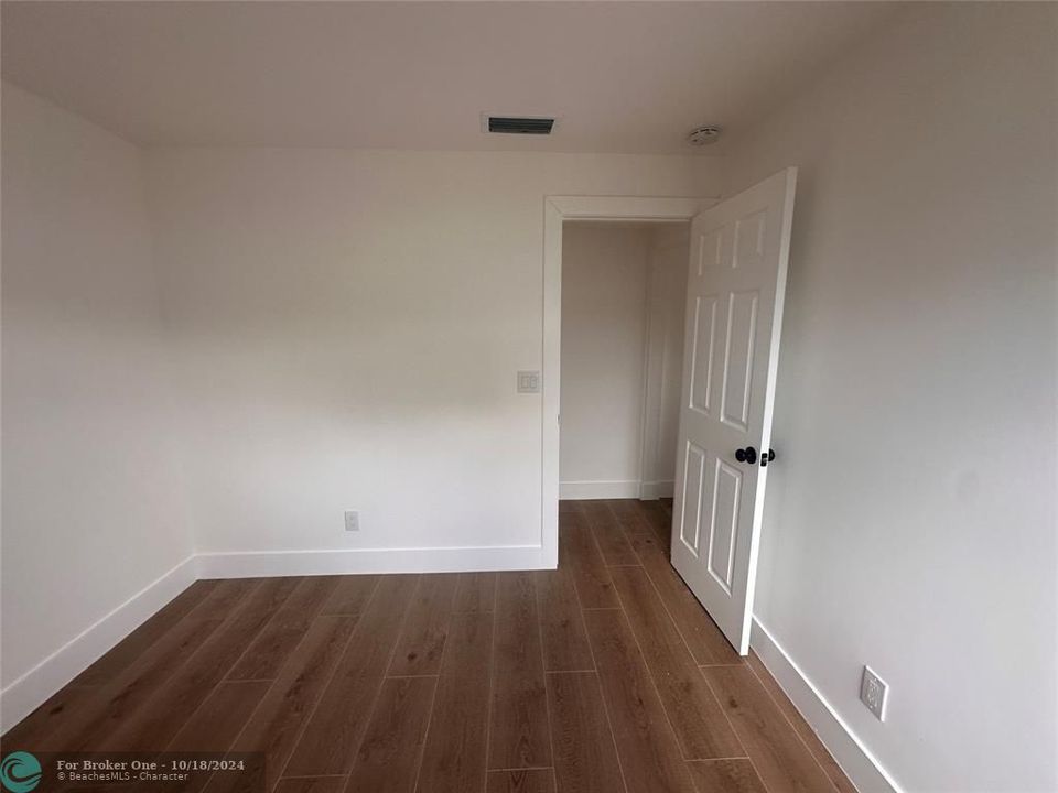 For Sale: $2,100 (2 beds, 1 baths, 1551 Square Feet)