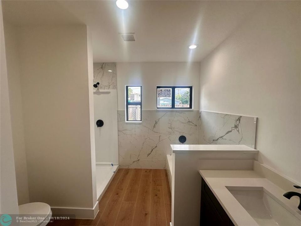 For Sale: $2,100 (2 beds, 1 baths, 1551 Square Feet)