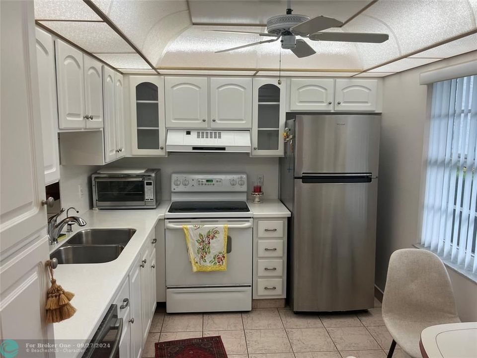 For Sale: $280,000 (2 beds, 2 baths, 1190 Square Feet)