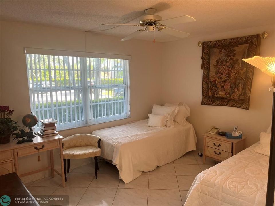 For Sale: $280,000 (2 beds, 2 baths, 1190 Square Feet)