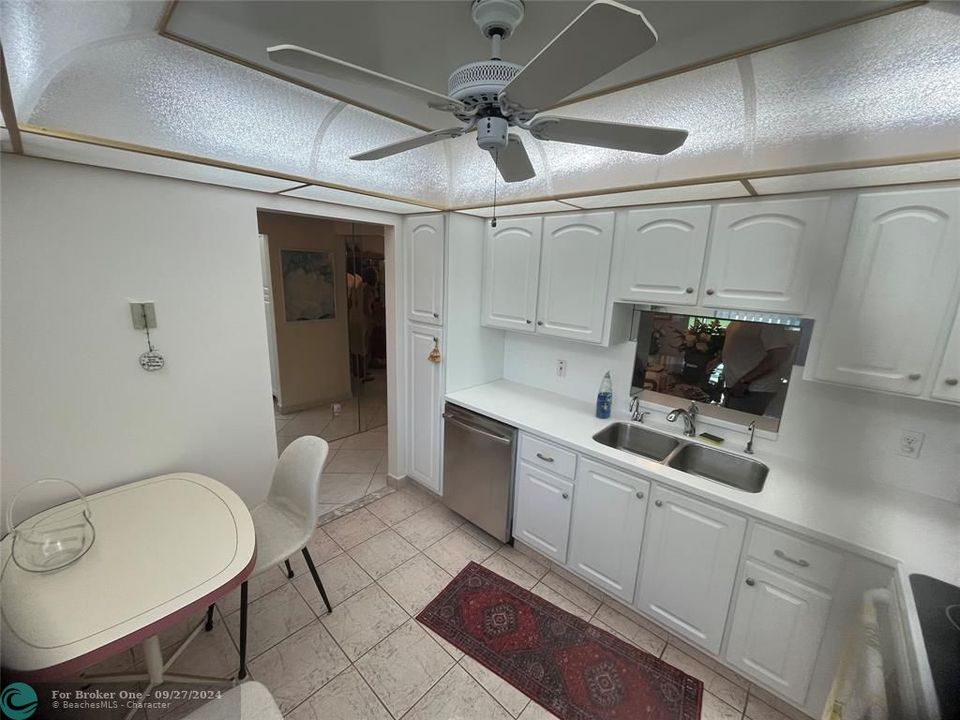 For Sale: $280,000 (2 beds, 2 baths, 1190 Square Feet)