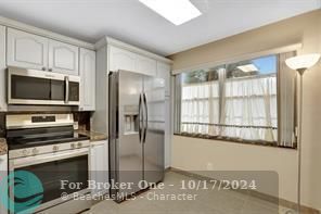 For Sale: $224,900 (2 beds, 2 baths, 1155 Square Feet)