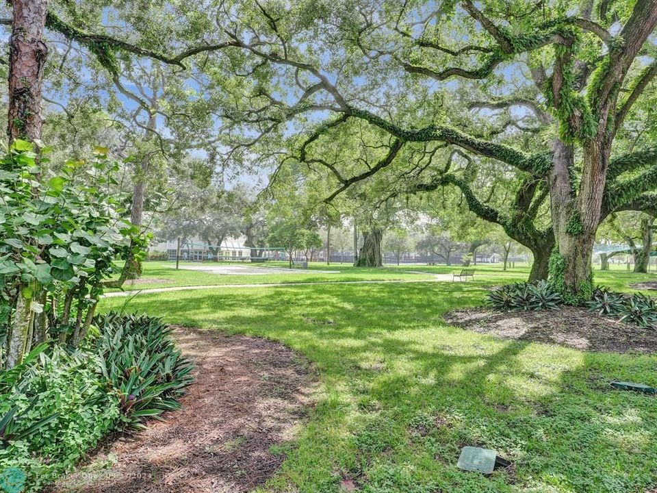 For Sale: $940,000 (3 beds, 2 baths, 1916 Square Feet)