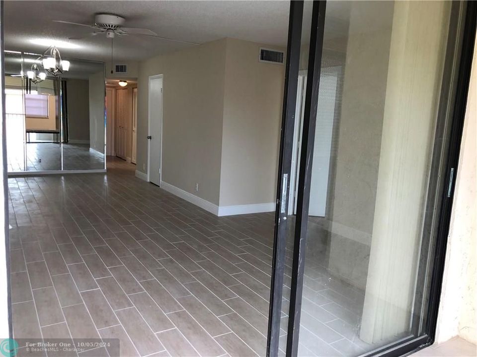 For Rent: $1,700 (1 beds, 1 baths, 750 Square Feet)