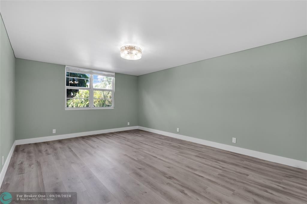 For Sale: $649,000 (2 beds, 2 baths, 1497 Square Feet)