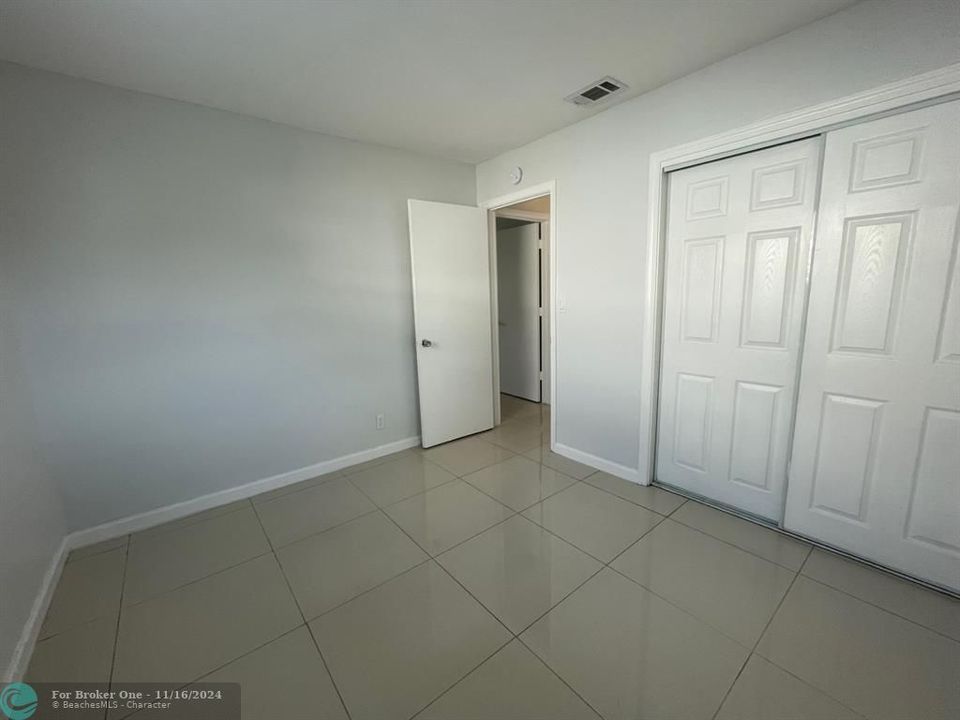 For Sale: $325,000 (2 beds, 1 baths, 1128 Square Feet)