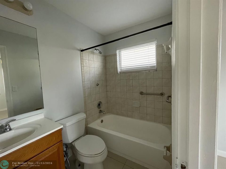 For Sale: $325,000 (2 beds, 1 baths, 1128 Square Feet)