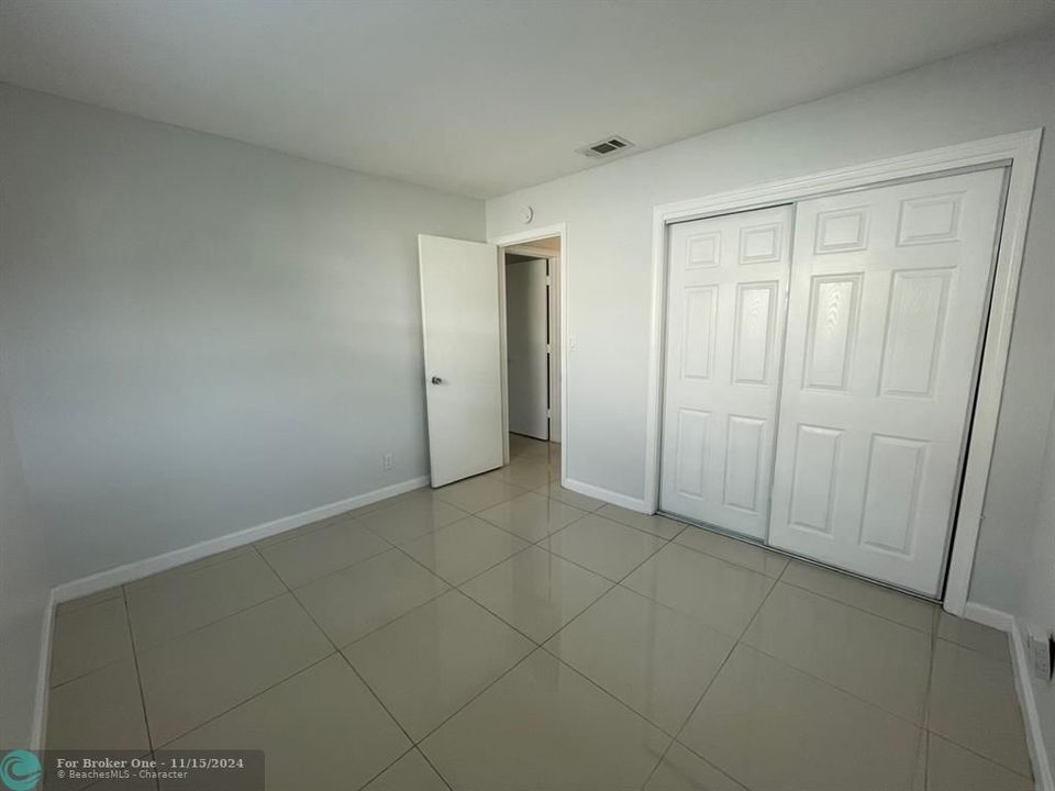 For Sale: $325,000 (2 beds, 1 baths, 1128 Square Feet)