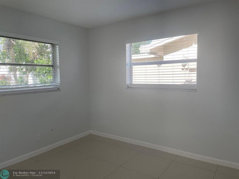 For Sale: $325,000 (2 beds, 1 baths, 1128 Square Feet)