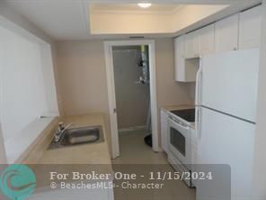 For Sale: $325,000 (2 beds, 1 baths, 1128 Square Feet)