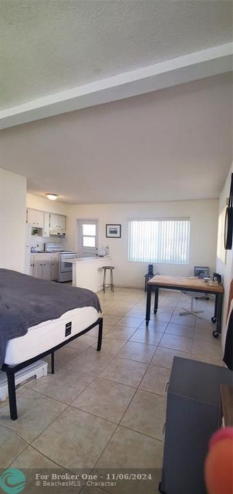 For Rent: $1,400 (1 beds, 1 baths, 558 Square Feet)