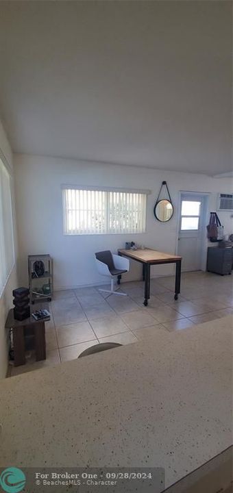 For Rent: $1,400 (1 beds, 1 baths, 558 Square Feet)