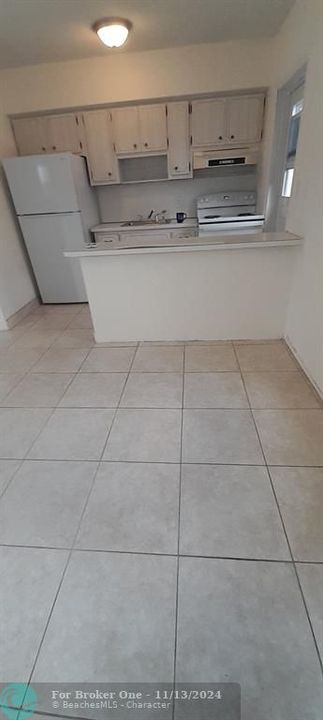 For Rent: $1,300 (1 beds, 1 baths, 558 Square Feet)