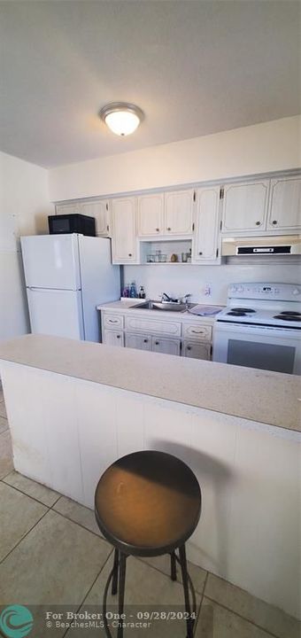 For Rent: $1,400 (1 beds, 1 baths, 558 Square Feet)