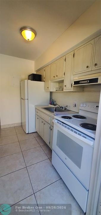 For Rent: $1,400 (1 beds, 1 baths, 558 Square Feet)