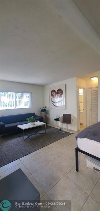 For Rent: $1,400 (1 beds, 1 baths, 558 Square Feet)