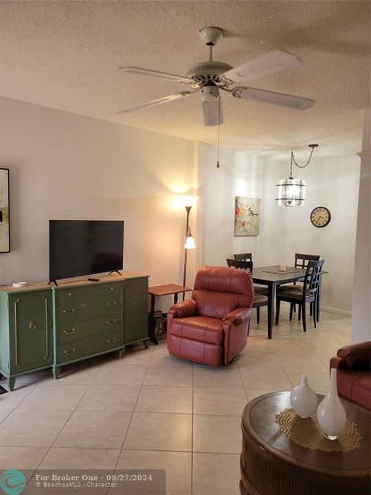 For Sale: $95,000 (1 beds, 1 baths, 625 Square Feet)