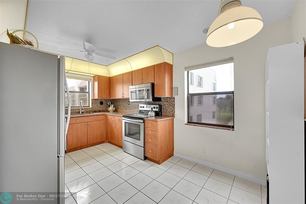 For Sale: $183,777 (2 beds, 2 baths, 1146 Square Feet)