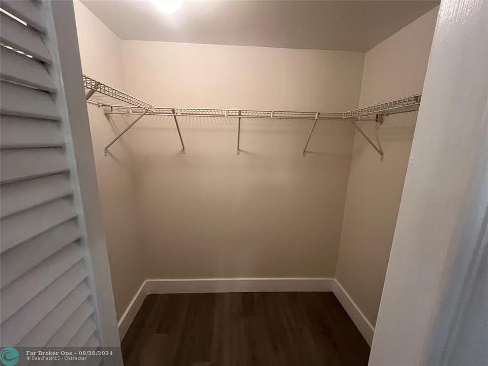 For Sale: $2,495 (2 beds, 2 baths, 7583 Square Feet)