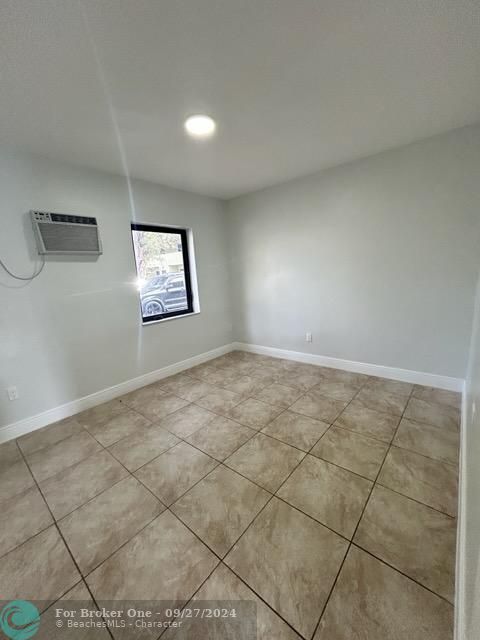 For Rent: $1,525 (1 beds, 1 baths, 25006 Square Feet)