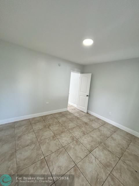 For Rent: $1,525 (1 beds, 1 baths, 25006 Square Feet)