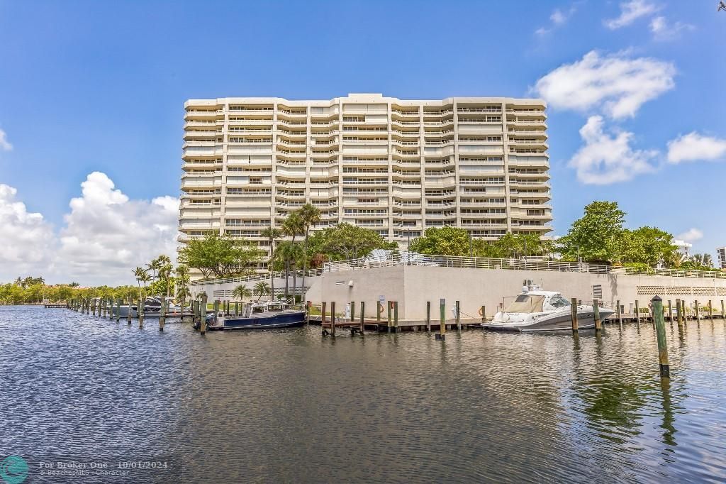 For Sale: $939,000 (2 beds, 2 baths, 1697 Square Feet)