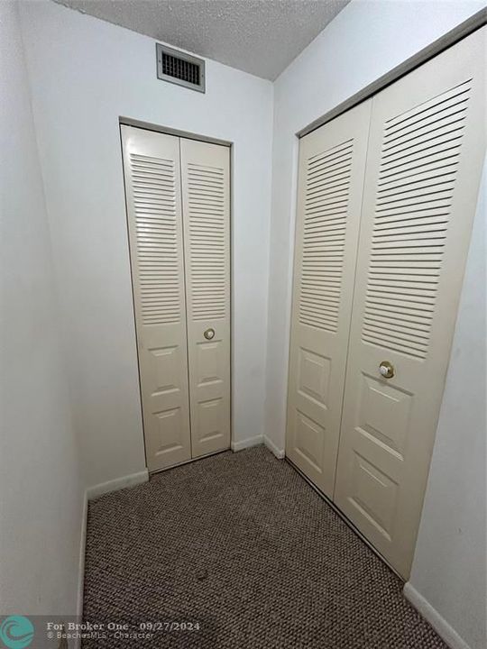 For Sale: $124,900 (1 beds, 1 baths, 755 Square Feet)