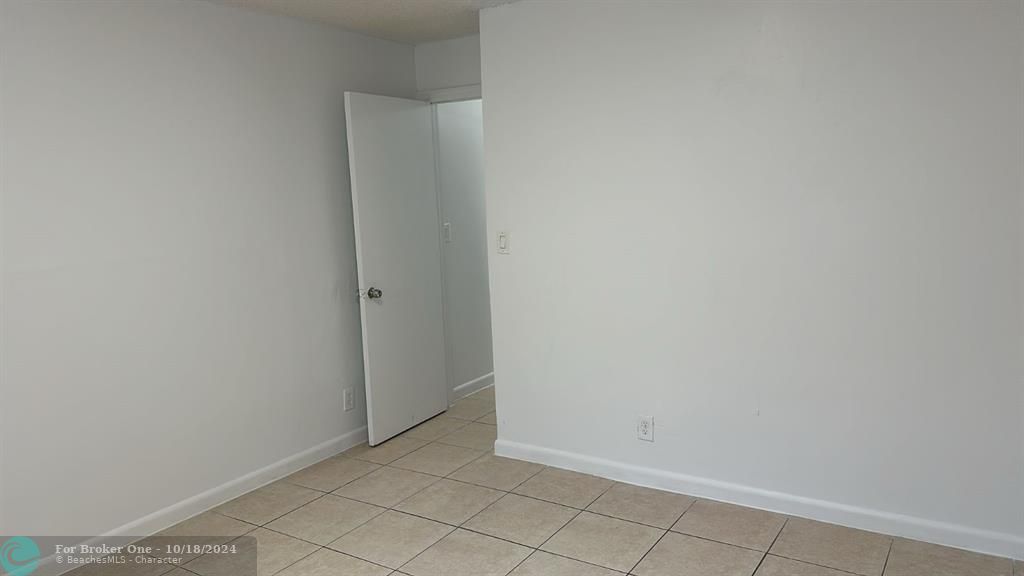 For Sale: $2,000 (2 beds, 2 baths, 2760 Square Feet)