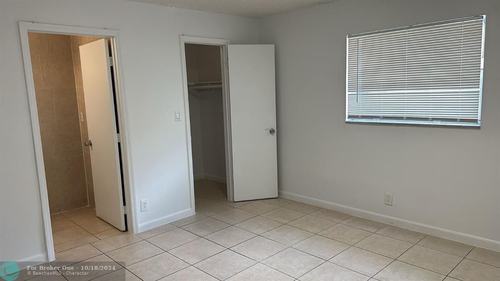 For Sale: $2,000 (2 beds, 2 baths, 2760 Square Feet)