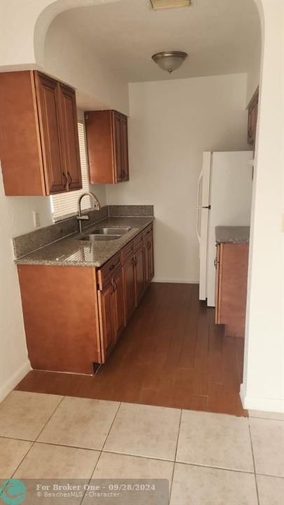 For Rent: $1,600 (1 beds, 1 baths, 3510 Square Feet)