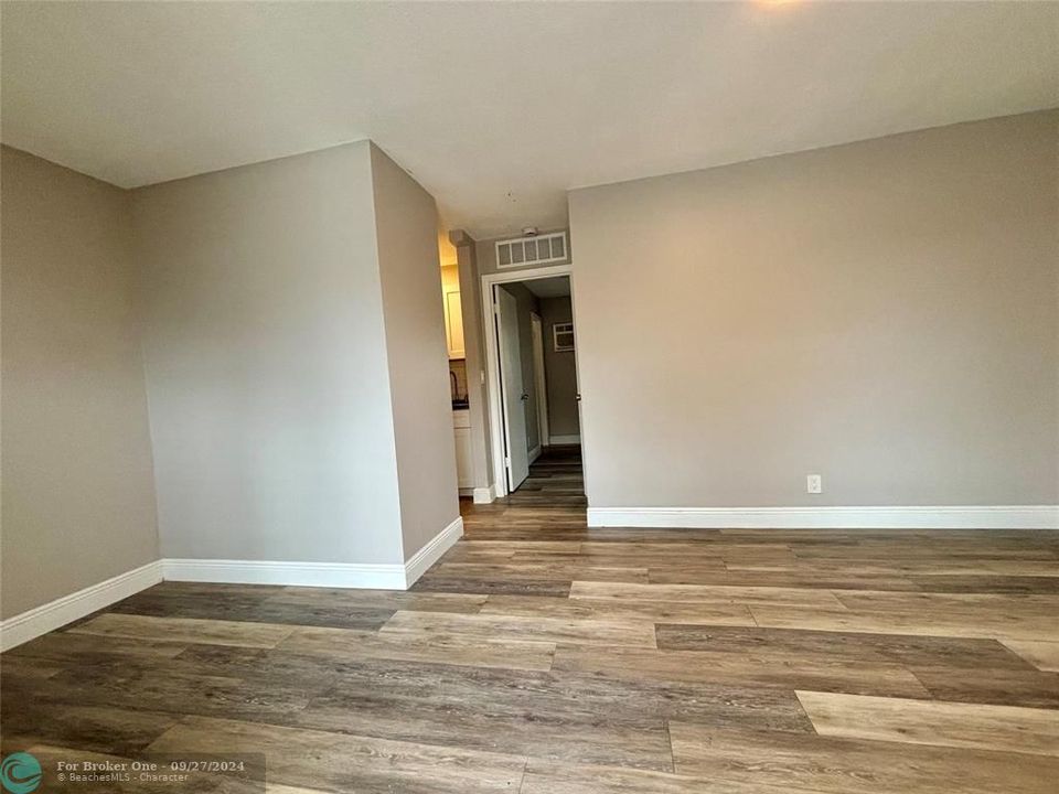 For Rent: $1,700 (1 beds, 1 baths, 533 Square Feet)